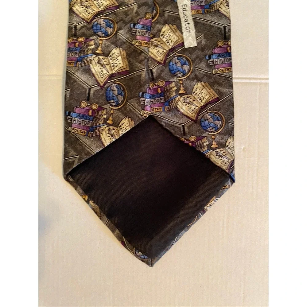 Van Heusen Educator Mens Silk Tie Library Books Globe History Poetry Novelty